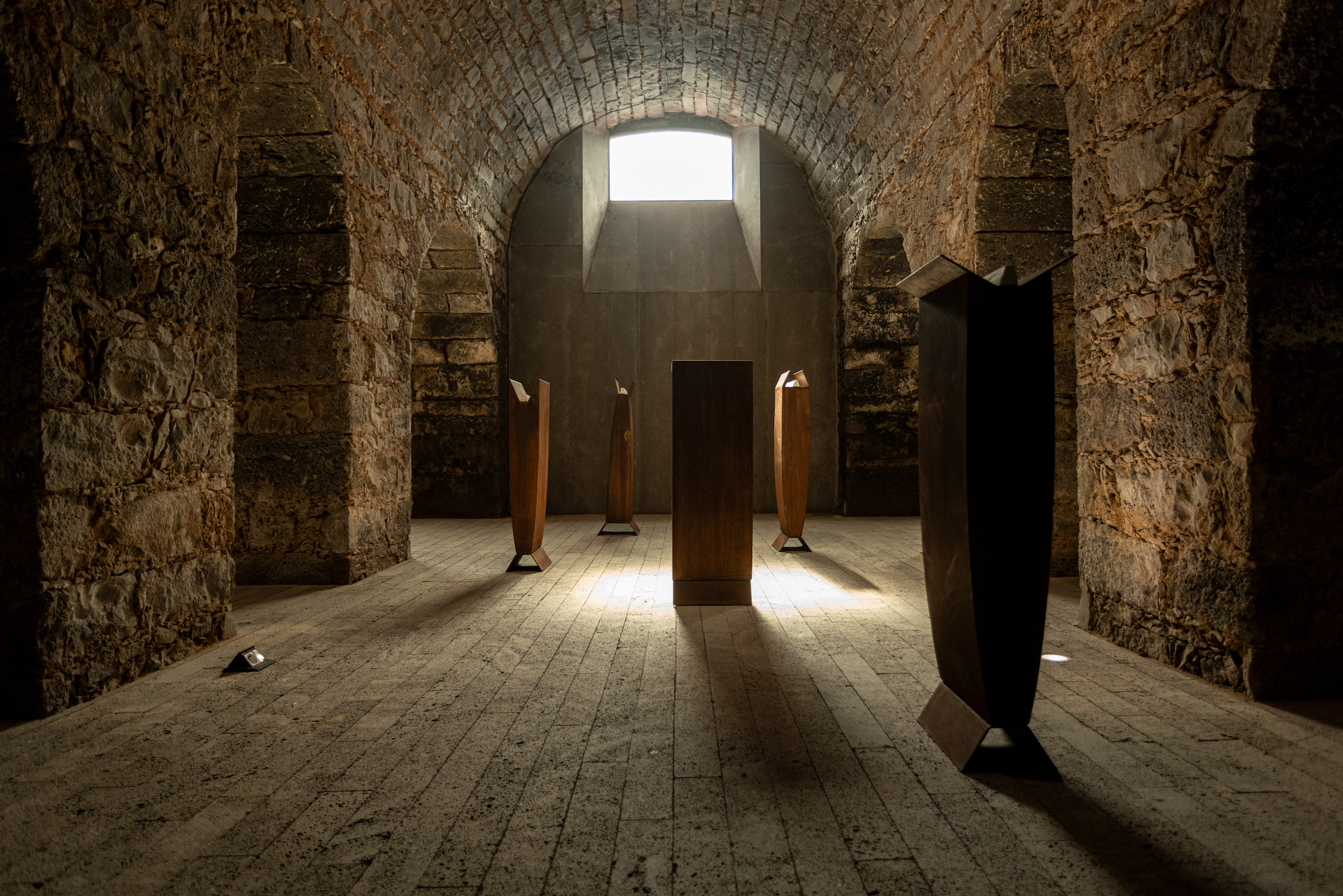 Gestures of Abundance: Arquipélago